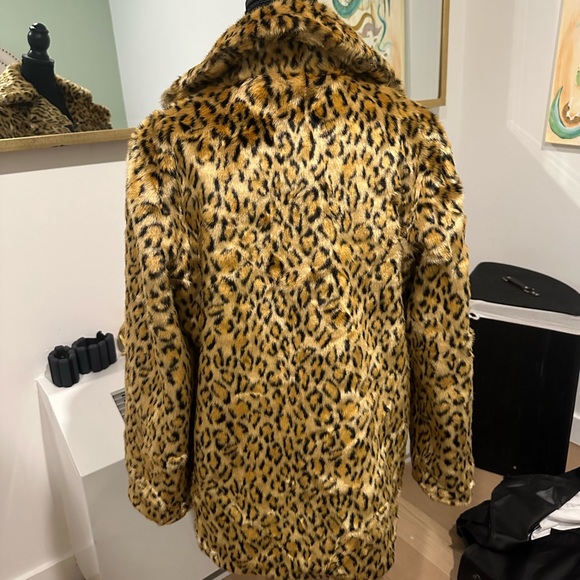 Luii Animal Faux Fur Jacket, only worn once! - Picture 2 of 4